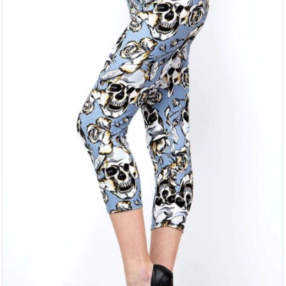 any 3/$25 Blue Ice Skull & Rose Capris NWT Tattoo